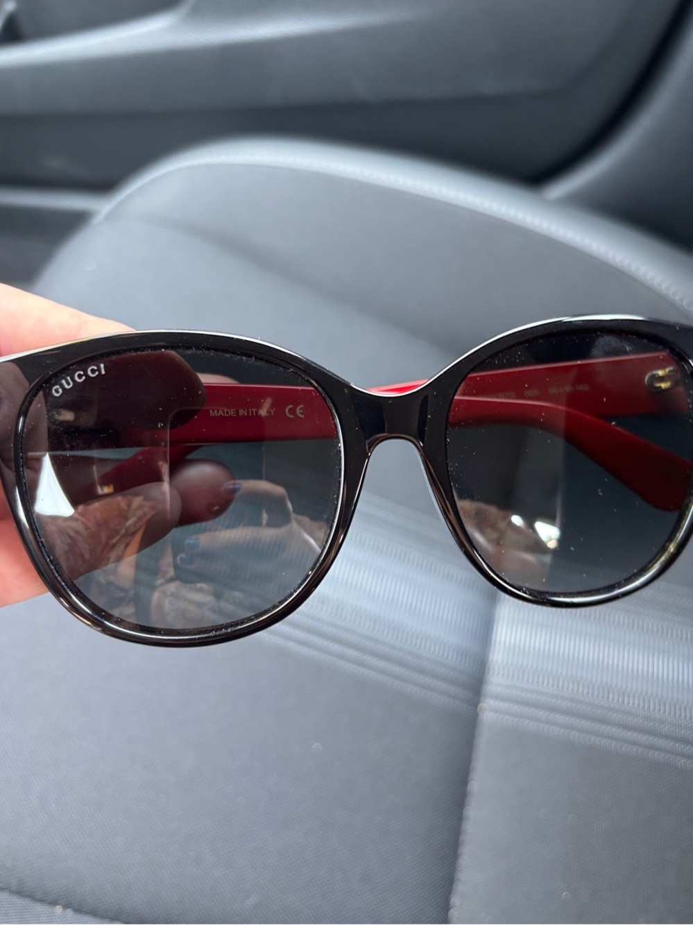Gucci Women’s Black Round Sunglasses with Red Arms - Picture 3 of 3